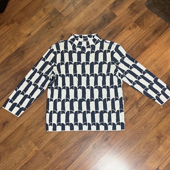 Ann Taylor Factory Sweaters - Ann Taylor Factory Navy and Cream women’s Sweater - Small